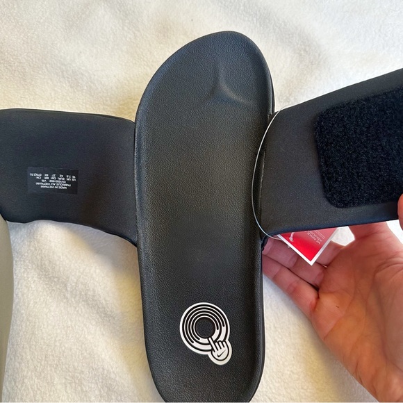 Nike NEW in BOX OffCourt Women’s Adjust Slide Black White, size 10 - Picture 14 of 16